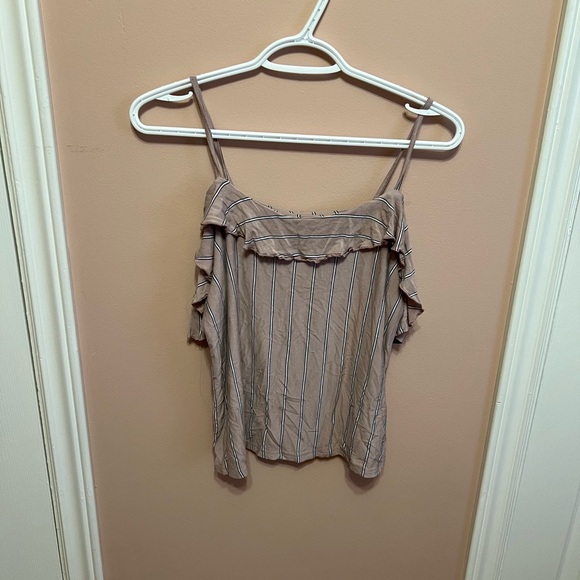 4/$10 off the shoulder American eagle tee - Picture 1 of 3